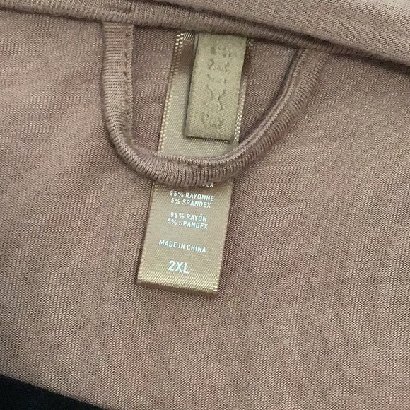 SKIMS Robe Like New - Picture 4 of 5